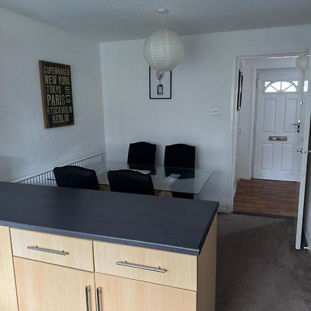 Large 2 Bedroom House Wombridge Luaran gambar
