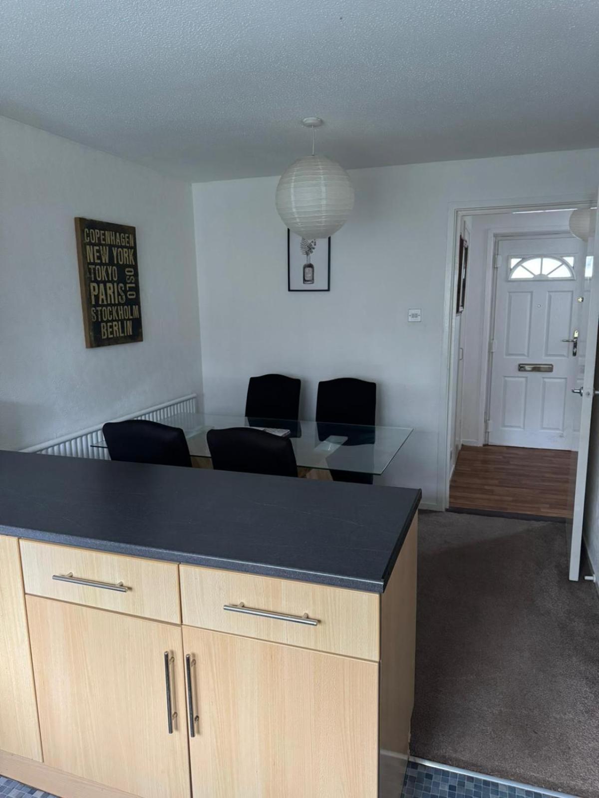 Large 2 Bedroom House Wombridge Luaran gambar