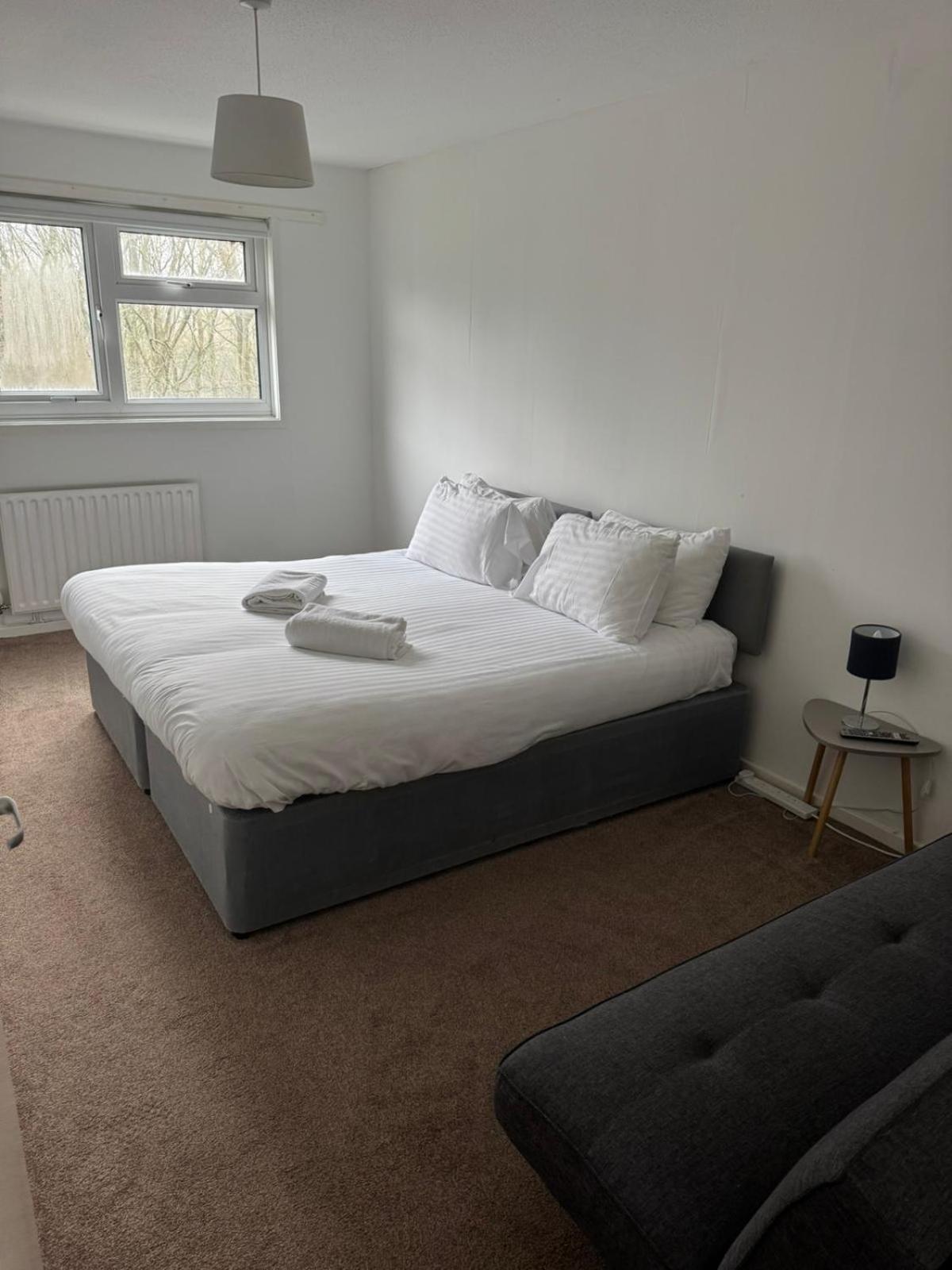 Large 2 Bedroom House Wombridge Luaran gambar