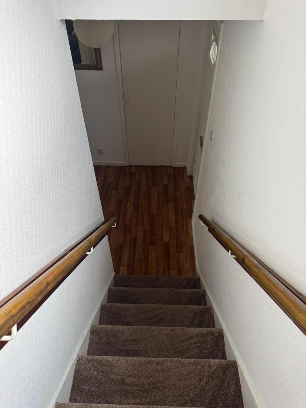 Large 2 Bedroom House Wombridge Luaran gambar